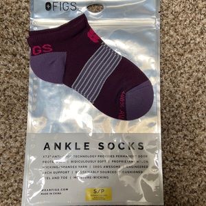 New in package figs ankle socks